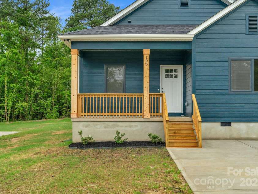 105 Churchill Drive, Kings Mountain, NC 28086.  MLS# CAR4262806, YatesRealty ID 21688. 