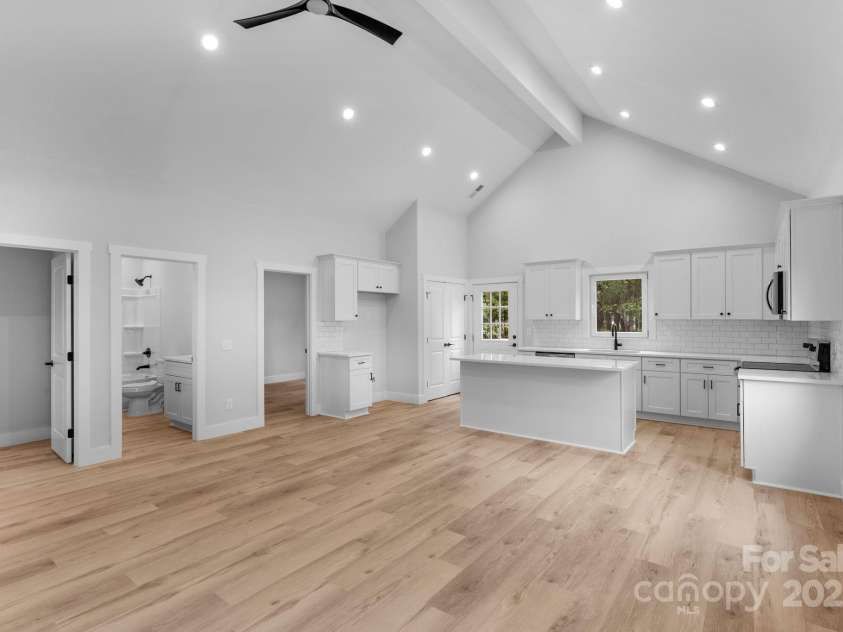 105 Churchill Drive, Kings Mountain, NC 28086.  MLS# CAR4262806, YatesRealty ID 21688. 