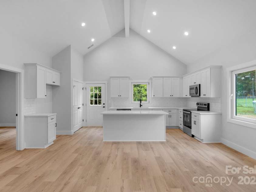 105 Churchill Drive, Kings Mountain, NC 28086.  MLS# CAR4262806, YatesRealty ID 21688. 