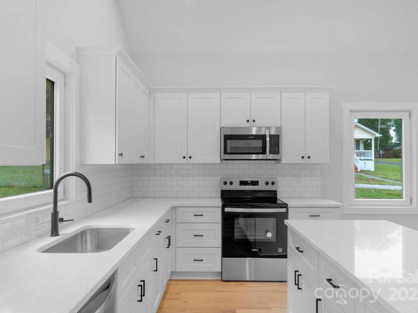 105 Churchill Drive, Kings Mountain, NC 28086.  MLS# CAR4262806, YatesRealty ID 21688. 