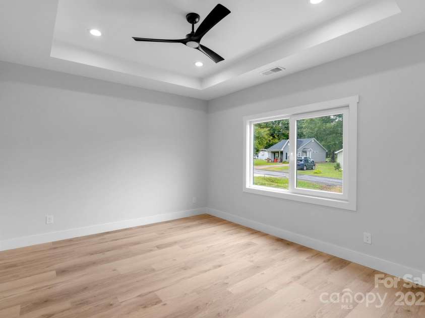 105 Churchill Drive, Kings Mountain, NC 28086.  MLS# CAR4262806, YatesRealty ID 21688. 