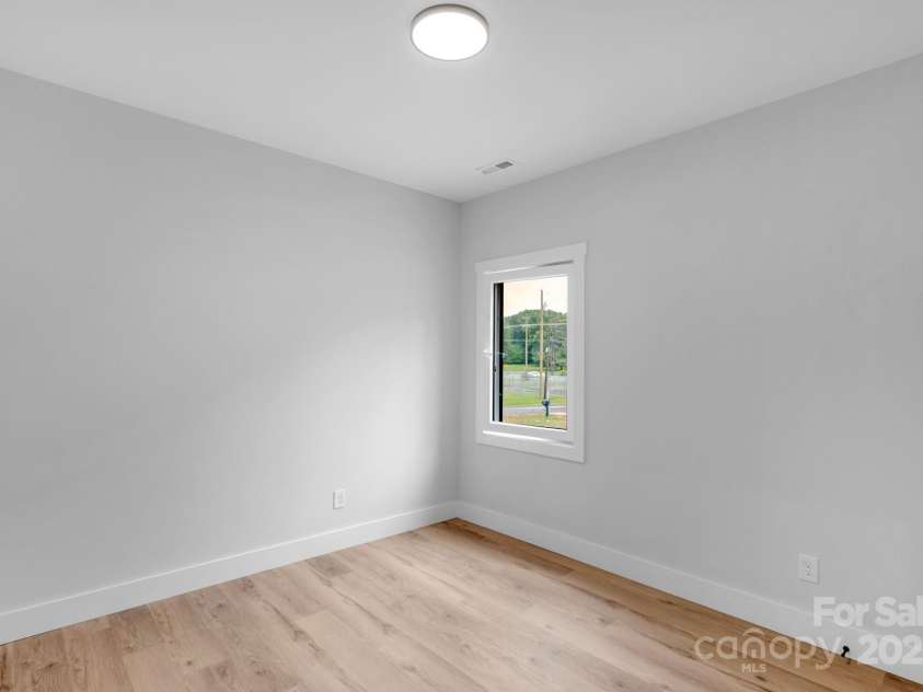 105 Churchill Drive, Kings Mountain, NC 28086.  MLS# CAR4262806, YatesRealty ID 21688. 