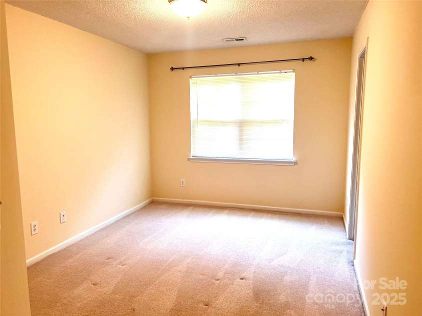 318 Linsbury Court, Gastonia, NC 28056.  MLS# CAR4257841, YatesRealty ID 21689. 