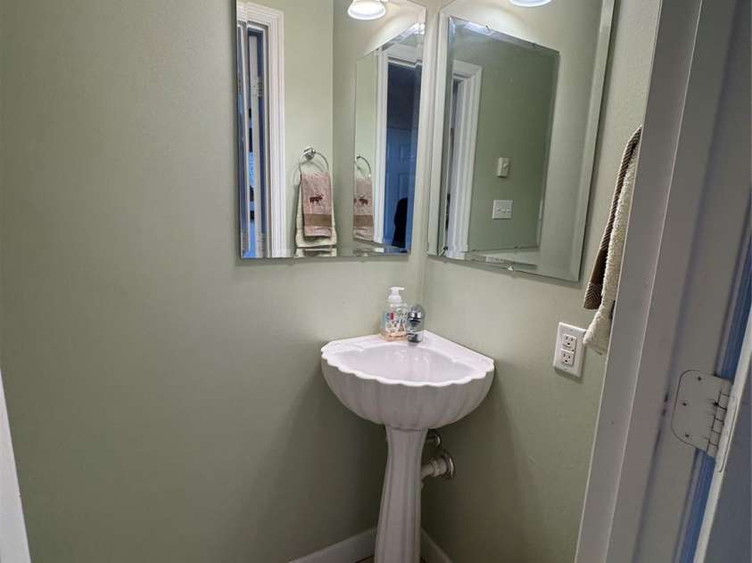 128 Hillcrest Road, Newland, NC 28657.  MLS# CAR4336111, YatesRealty ID 2169. 