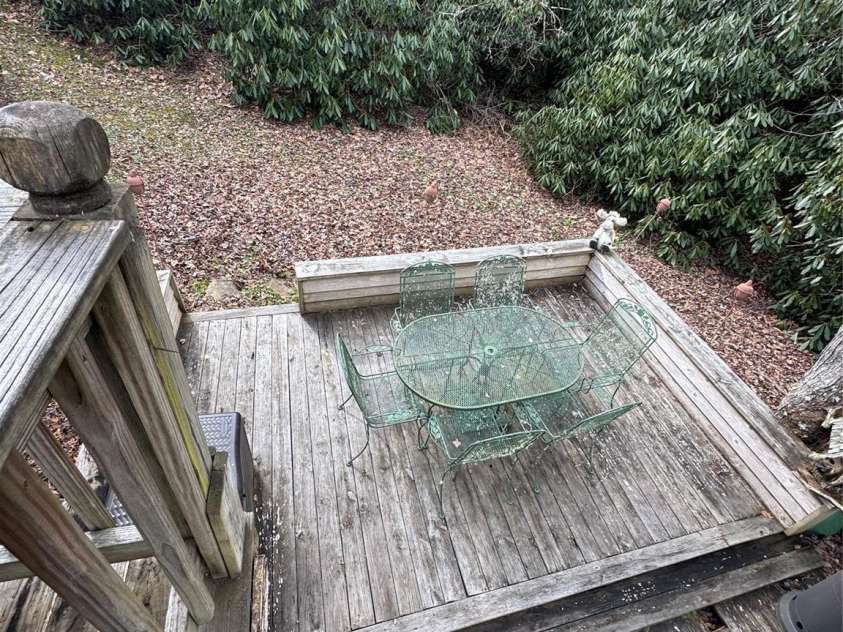 128 Hillcrest Road, Newland, NC 28657.  MLS# CAR4336111, YatesRealty ID 2169. 