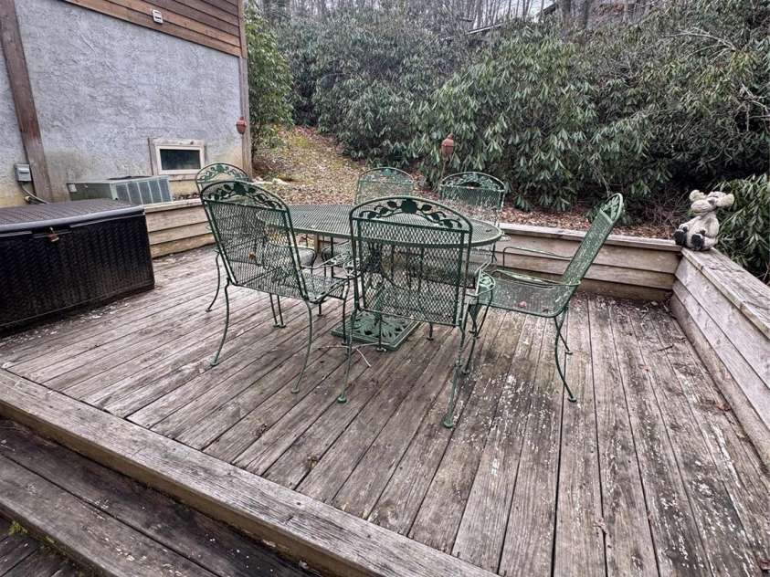 128 Hillcrest Road, Newland, NC 28657.  MLS# CAR4336111, YatesRealty ID 2169. 