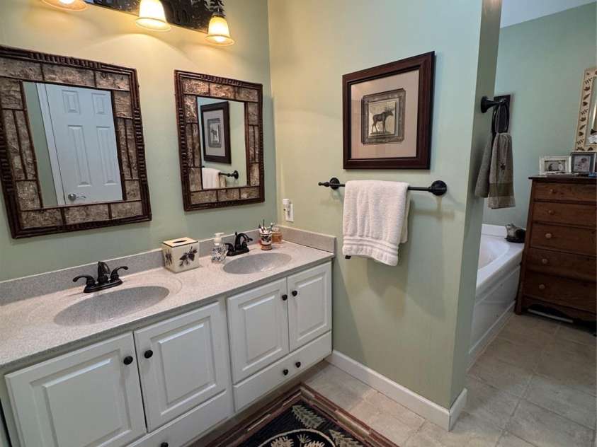 128 Hillcrest Road, Newland, NC 28657.  MLS# CAR4336111, YatesRealty ID 2169. Primary Bathroom