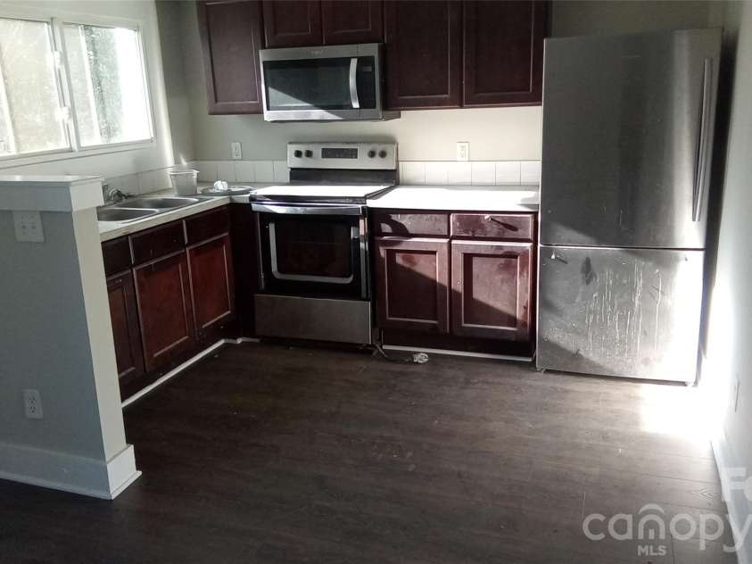 2336 Julia Avenue, Charlotte, NC 28206.  MLS# CAR4339903, YatesRealty ID 2169. 2404-1