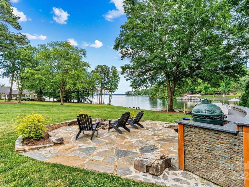 8218 Bright Water Lane, Denver, NC 28037.  MLS# CAR4256282, YatesRealty ID 21690. 