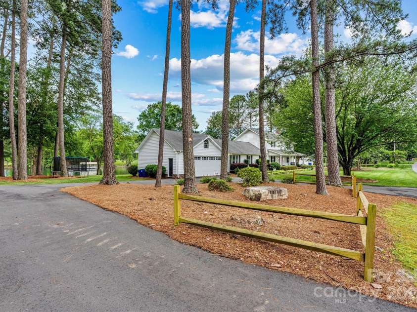 8218 Bright Water Lane, Denver, NC 28037.  MLS# CAR4256282, YatesRealty ID 21690. 