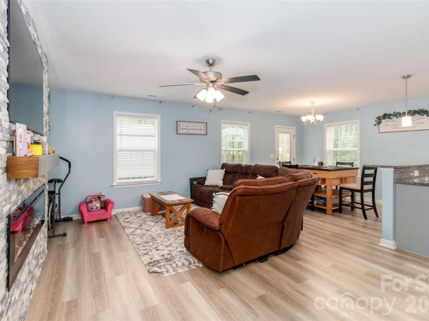 900 Providence Road, Lancaster, SC 29720.  MLS# CAR4380593, YatesRealty ID 21692. Easy care flooring