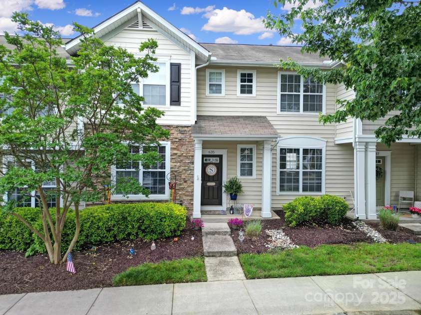 635 Brickdust Court, Fort Mill, SC 29708.  MLS# CAR4267159, YatesRealty ID 21693. 