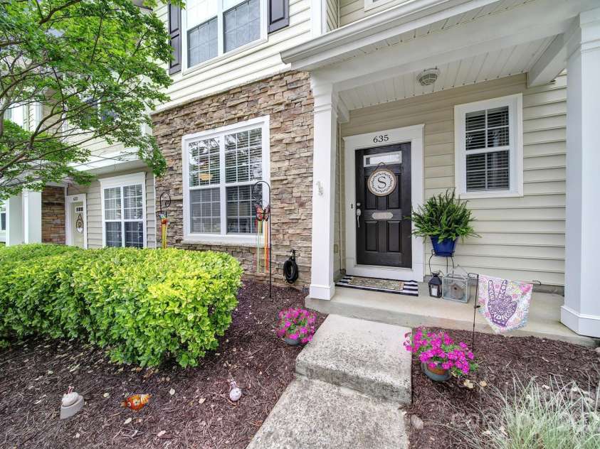635 Brickdust Court, Fort Mill, SC 29708.  MLS# CAR4267159, YatesRealty ID 21693. 