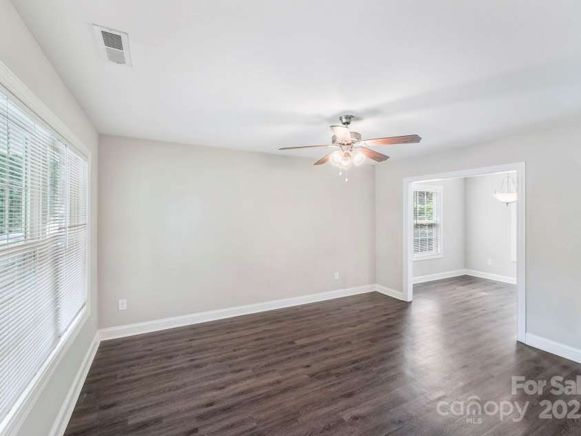 668 Smith Street, Kannapolis, NC 28083.  MLS# CAR4256948, YatesRealty ID 21694. 