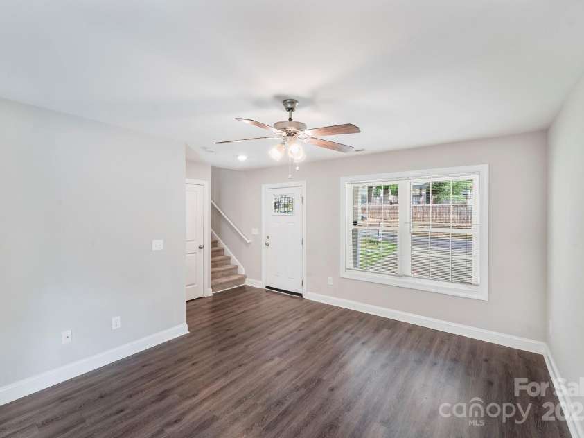 668 Smith Street, Kannapolis, NC 28083.  MLS# CAR4256948, YatesRealty ID 21694. 