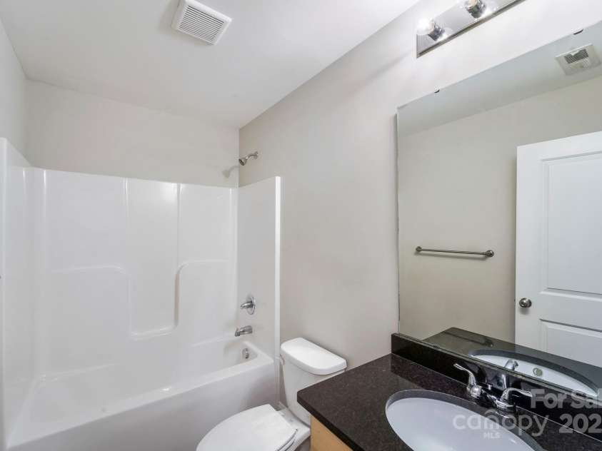 668 Smith Street, Kannapolis, NC 28083.  MLS# CAR4256948, YatesRealty ID 21694. 