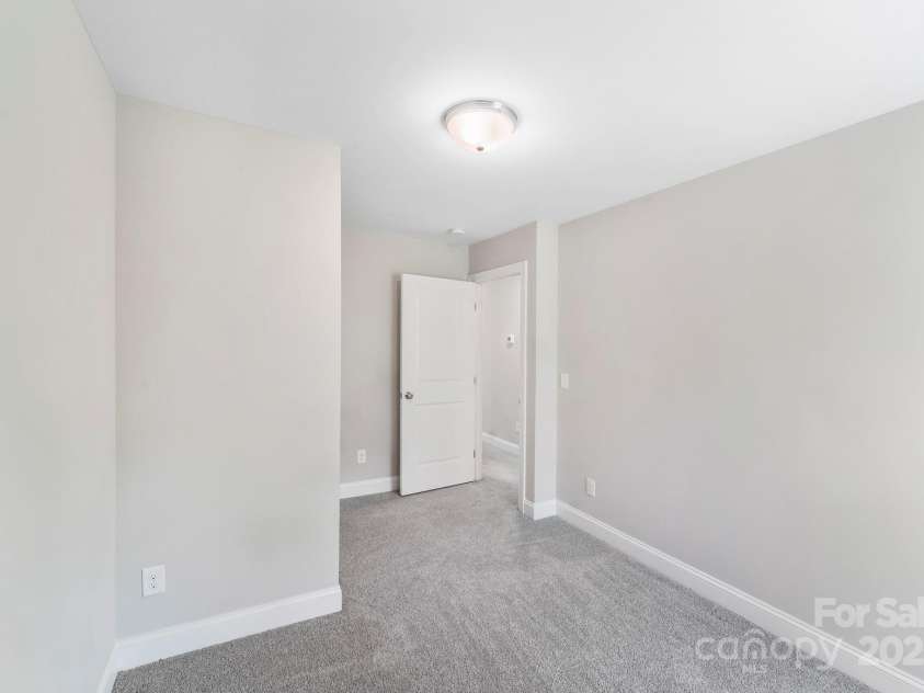 668 Smith Street, Kannapolis, NC 28083.  MLS# CAR4256948, YatesRealty ID 21694. 