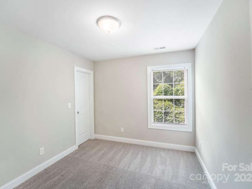 668 Smith Street, Kannapolis, NC 28083.  MLS# CAR4256948, YatesRealty ID 21694. 