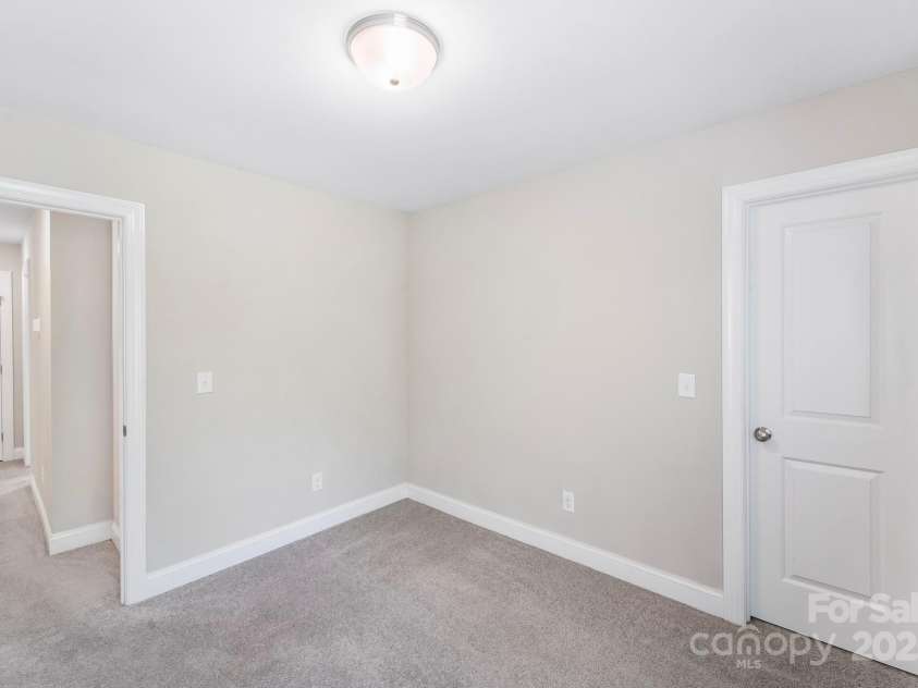 668 Smith Street, Kannapolis, NC 28083.  MLS# CAR4256948, YatesRealty ID 21694. 