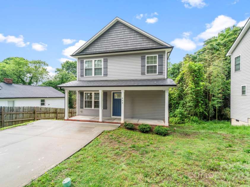 668 Smith Street, Kannapolis, NC 28083.  MLS# CAR4256948, YatesRealty ID 21694. 