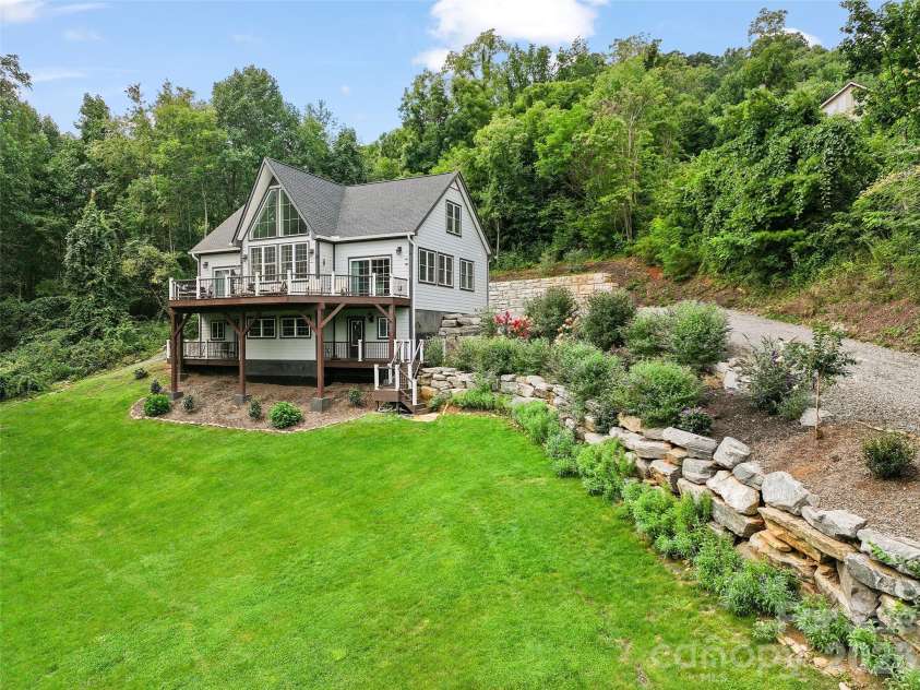 114 Nesting Ridge, Waynesville, NC 28785.  MLS# CAR4380539, YatesRealty ID 21695. 