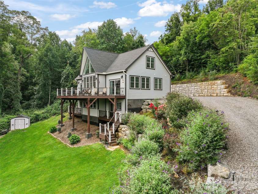 114 Nesting Ridge, Waynesville, NC 28785.  MLS# CAR4380539, YatesRealty ID 21695. 