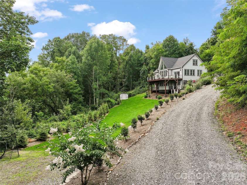 114 Nesting Ridge, Waynesville, NC 28785.  MLS# CAR4380539, YatesRealty ID 21695. 