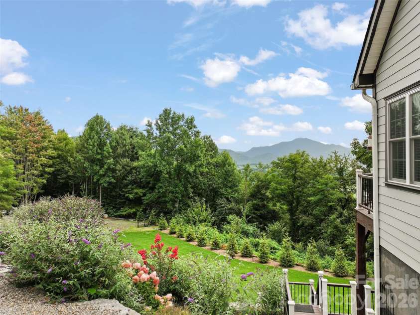 114 Nesting Ridge, Waynesville, NC 28785.  MLS# CAR4380539, YatesRealty ID 21695. 
