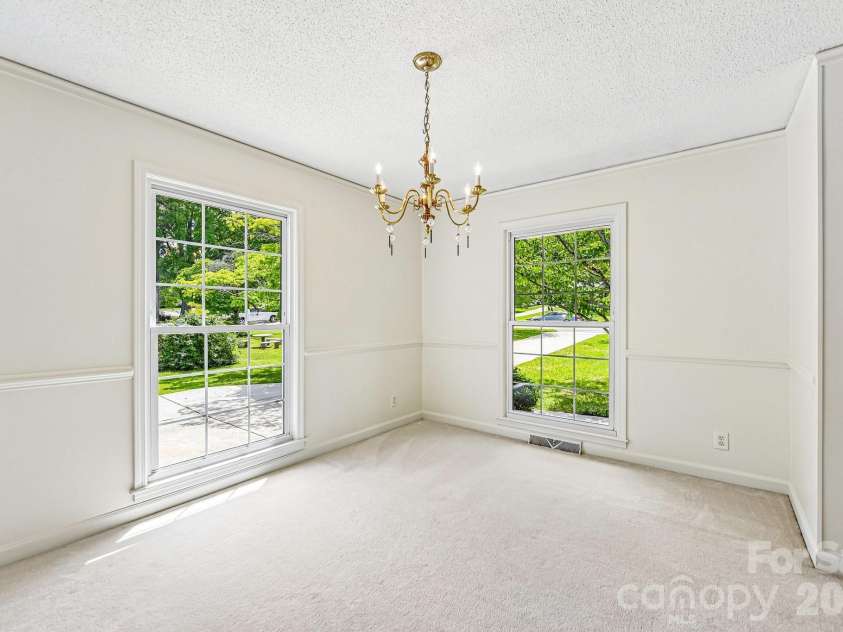 1019 Christopher Circle, Rock Hill, SC 29730.  MLS# CAR4381276, YatesRealty ID 21696. Who wouldn't love a corner eating area?