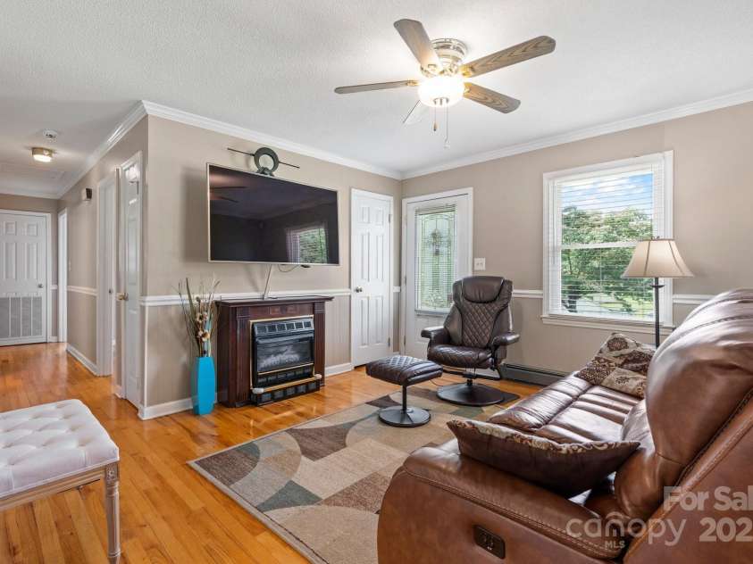 1040 Stagecoach Trail, Lenoir, NC 28645.  MLS# CAR4273186, YatesRealty ID 21696. 