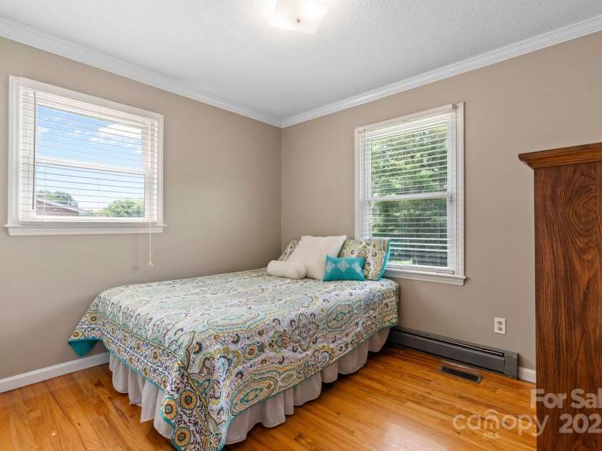 1040 Stagecoach Trail, Lenoir, NC 28645.  MLS# CAR4273186, YatesRealty ID 21696. 