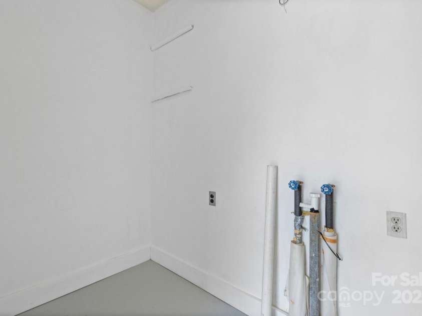 1040 Stagecoach Trail, Lenoir, NC 28645.  MLS# CAR4273186, YatesRealty ID 21696. 