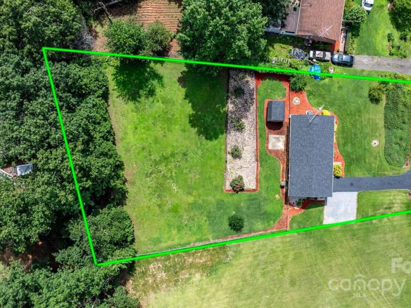 1040 Stagecoach Trail, Lenoir, NC 28645.  MLS# CAR4273186, YatesRealty ID 21696. 