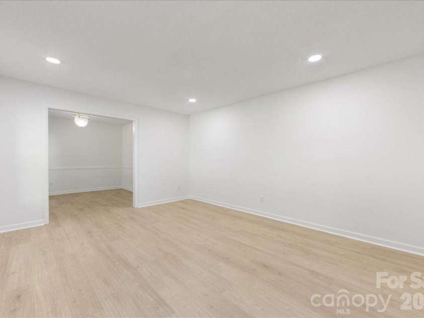 1840 Stoneyridge Drive, Charlotte, NC 28214.  MLS# CAR4381860, YatesRealty ID 21697. 