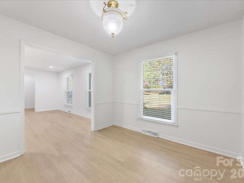 1840 Stoneyridge Drive, Charlotte, NC 28214.  MLS# CAR4381860, YatesRealty ID 21697. 