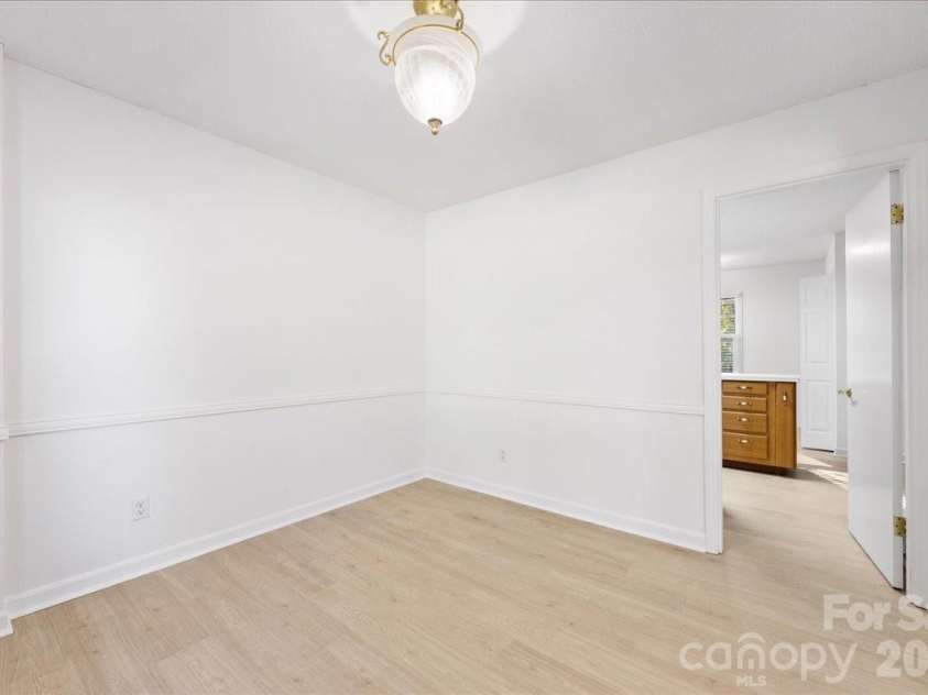 1840 Stoneyridge Drive, Charlotte, NC 28214.  MLS# CAR4381860, YatesRealty ID 21697. 
