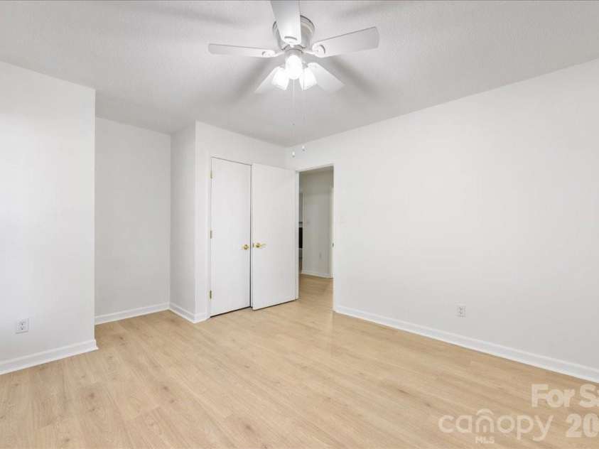 1840 Stoneyridge Drive, Charlotte, NC 28214.  MLS# CAR4381860, YatesRealty ID 21697. 