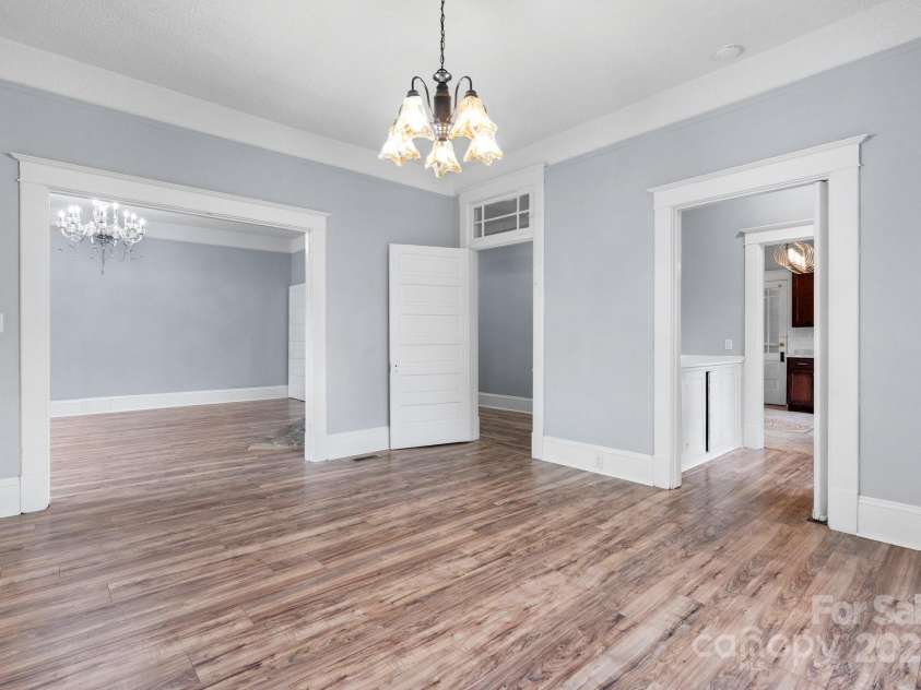 425 1ST Avenue, Hickory, NC 28602.  MLS# CAR4260950, YatesRealty ID 21697. 