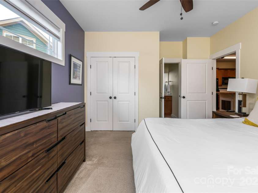 26 Byrdcliffe Lane, Asheville, NC 28805.  MLS# CAR4268694, YatesRealty ID 21698. 