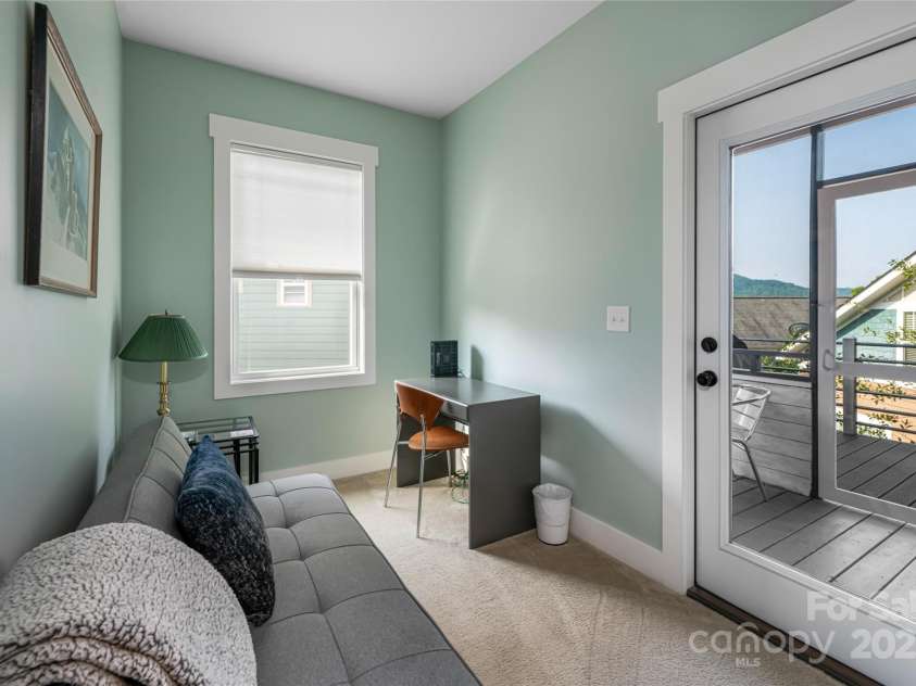 26 Byrdcliffe Lane, Asheville, NC 28805.  MLS# CAR4268694, YatesRealty ID 21698. Bonus Room