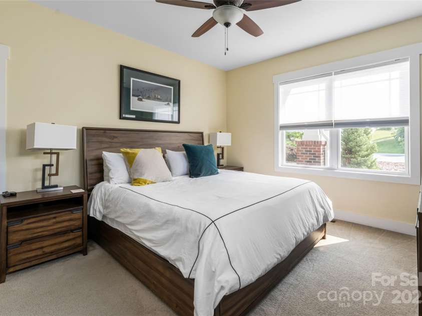 26 Byrdcliffe Lane, Asheville, NC 28805.  MLS# CAR4268694, YatesRealty ID 21698. Primary Suite
