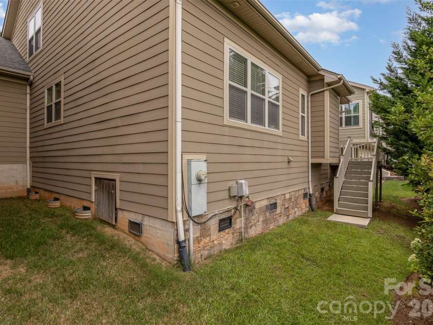 141 Aztec Circle, Mooresville, NC 28117.  MLS# CAR4340888, YatesRealty ID 2170. 