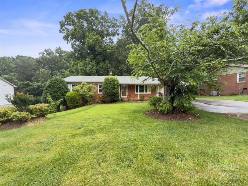 46 Donna Dale Avenue, Concord, NC 28025.  MLS# CAR4268171, YatesRealty ID 21700. Front evaluation