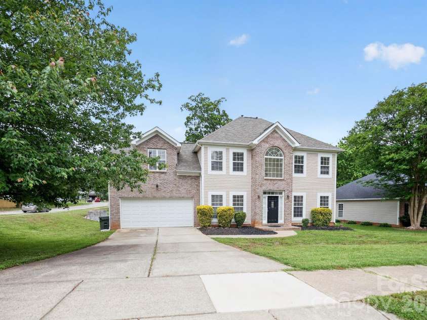 1601 Sumpter Lane, Monroe, NC 28110.  MLS# CAR4381627, YatesRealty ID 21701. 