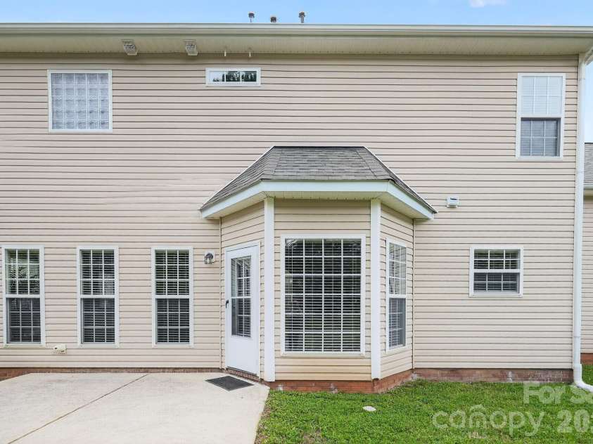 1601 Sumpter Lane, Monroe, NC 28110.  MLS# CAR4381627, YatesRealty ID 21701. 