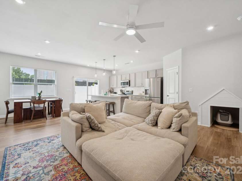 3115 Hutton Gardens Lane, Charlotte, NC 28269.  MLS# CAR4269173, YatesRealty ID 21702. 
