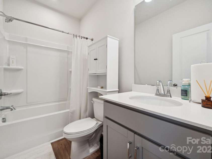 3115 Hutton Gardens Lane, Charlotte, NC 28269.  MLS# CAR4269173, YatesRealty ID 21702. 