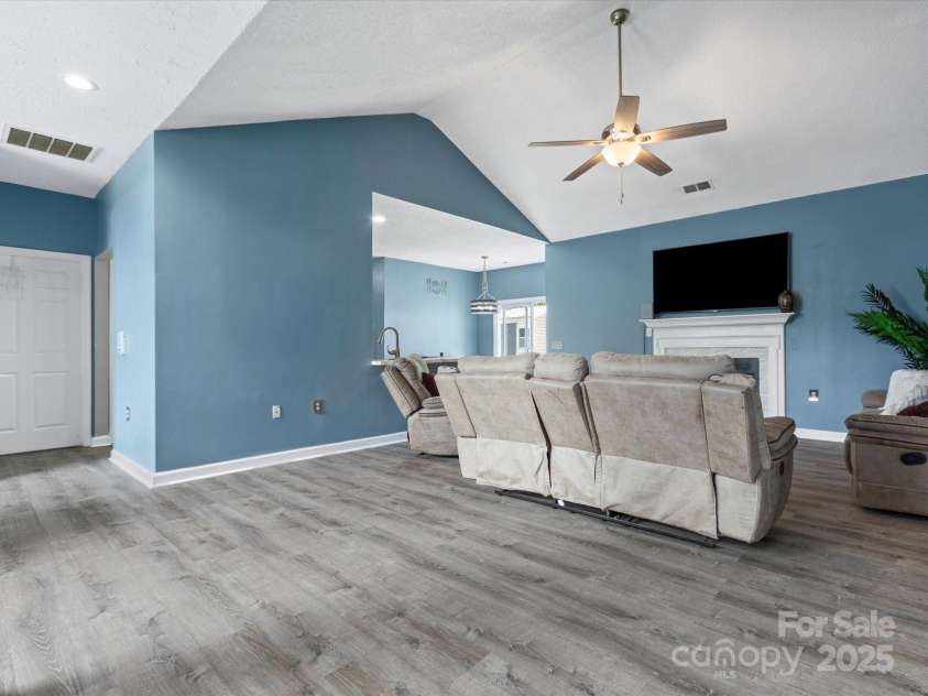 1579 Matthews Drive, Rock Hill, SC 29732.  MLS# CAR4251867, YatesRealty ID 21703. 