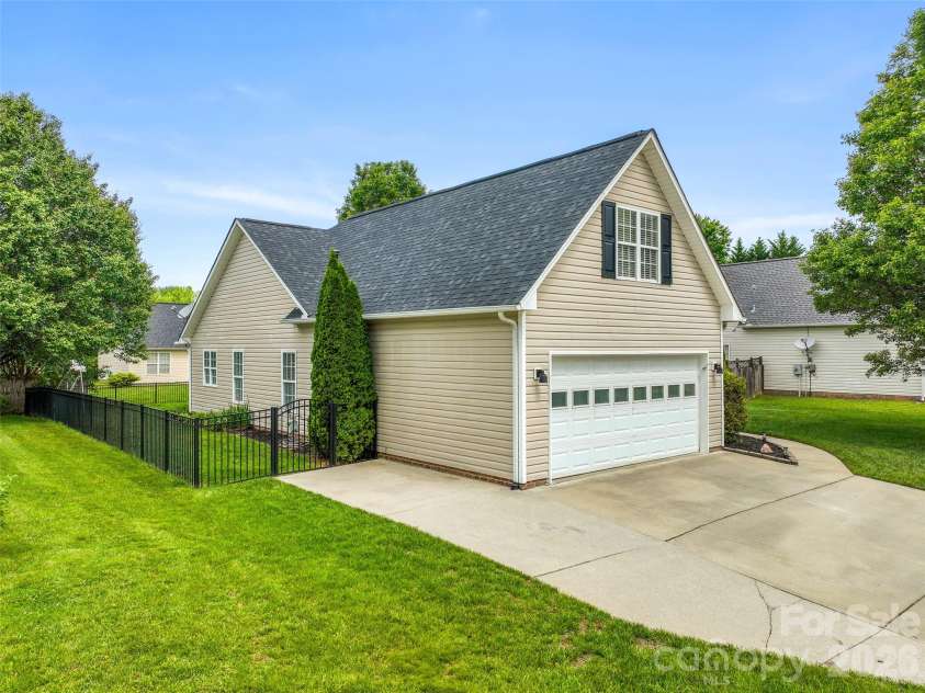 182 Misty Valley Road, Fletcher, NC 28732.  MLS# CAR4381614, YatesRealty ID 21704. 