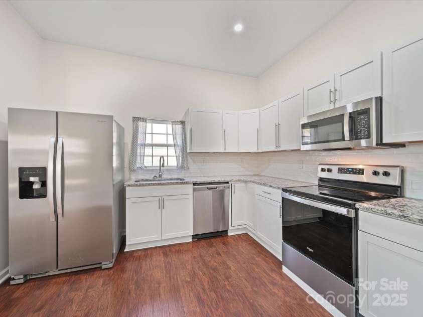 711 1st Rainbow Street, Lexington, NC 27295.  MLS# CAR4271709, YatesRealty ID 21705. 